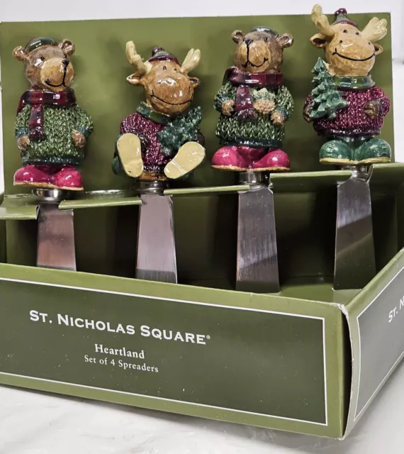 Juego de cuatro esparcidores de renos y osos cuadrados St. Nicholas Heartland en caja
