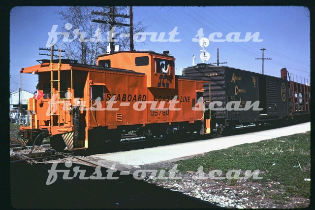 B DUPLICATE SLIDE - SCL Seaboard 05760 Caboose Action on Frt Ocala FL 1970