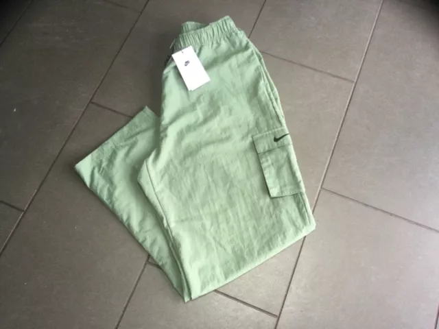 Womens NIKE standard fit high rise open hem oil green cargo pants - M