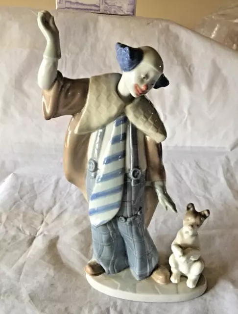 Vintage NAO Figure Clown / Ringmaster with Dog & Ball 11. 1/2 inch tall Retired