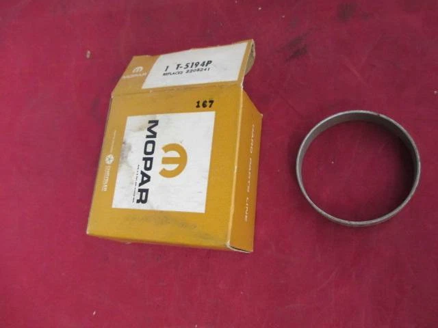 A/T Vorne Kupplung Halter Buchse Für 62-71 Modelle NOS Mopar T-5194P 2205241