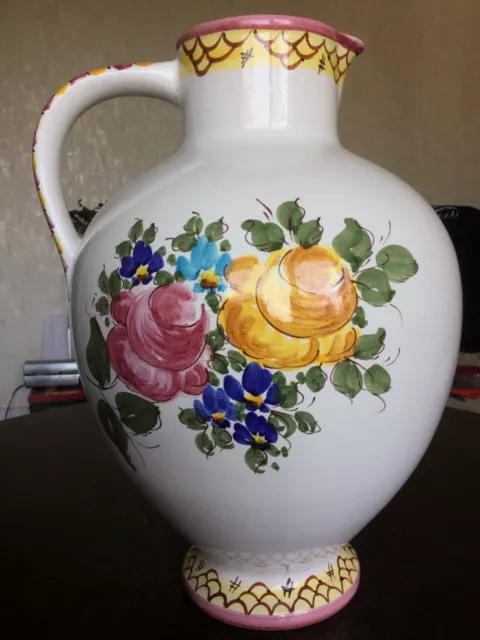 Bodenvase aus Keramik, mit handgemaltem Blumendekor unter Glasur