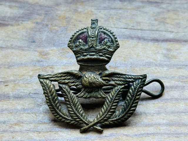 ORIGINAL WW2 ERA Royal Air Force Military RAF Warrant Officer Cap Badge ...