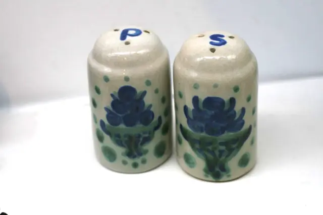 MA Hadley Pottery Blueberry Bouquet 3” Salt And Pepper Shakers No Cork GA