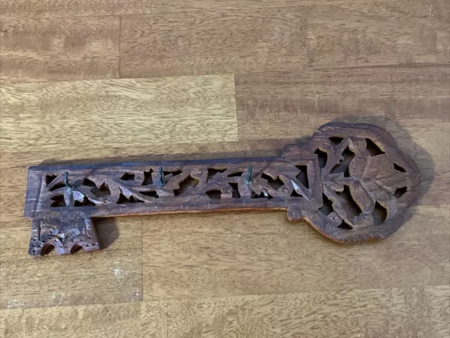 hand carved wooden key holder wall hanger For 3 Keys Vintage Key Hook