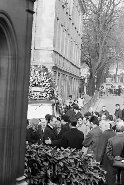 FUNERAL FOR MARTINE Carol In P re Lachaise Cemetery Paris 1967 Old ...