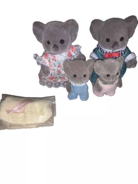 Tansy Bels on X: Sylvanian Families Figures - Vintage Billabong Koala  Family of 5 - Calico Critters  #VintageCollectable   / X