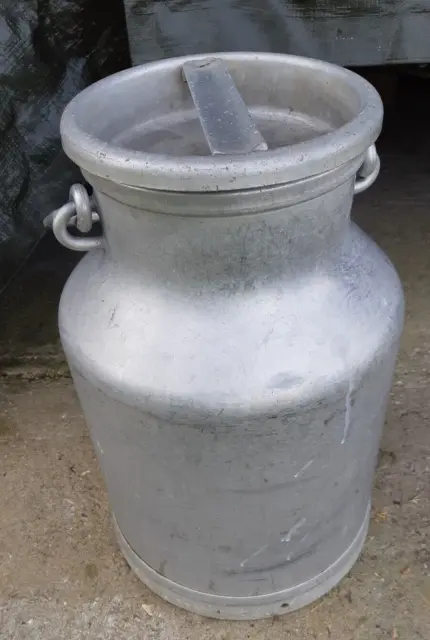 ANCIEN POT À lait - Bidon Bourgeat séri - Aluminium - 1 Litre - Poignée  bakélite EUR 10,00 - PicClick FR