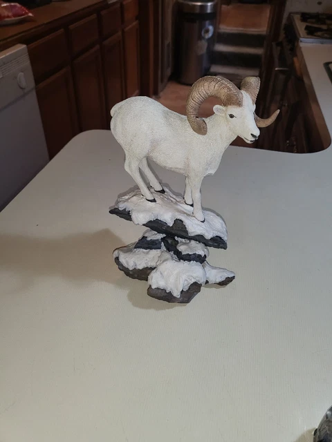 Danbury Mint Dall Sheep Bighorn Ram Sculpture By Nick Bibby. Danbury Mint Dall Sheep Bighorn Ram Sculpture By Nick Bibby.