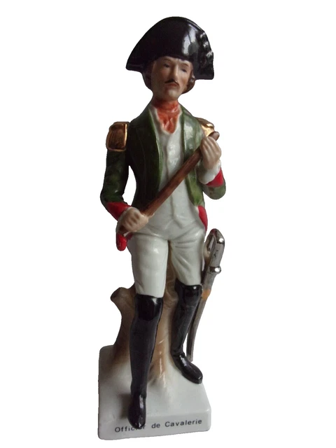 Ancienne Statuette En Porcelaine - Officier Des Chasseurs (soldat Militaire Empire)