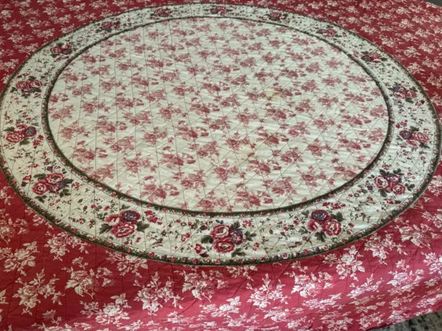 Vintage Williams Sonoma Quilted Round Table Cloth 70”