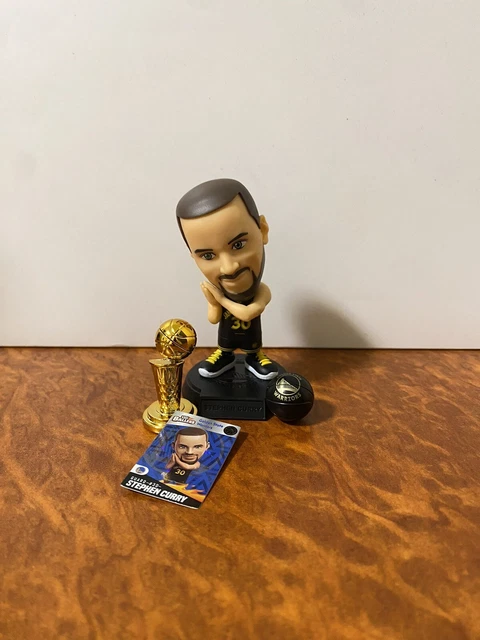 トイザらス - nba ballers Stephen Curry. 5 Surprise NBA Ballers S1: Stephen Curry Figure (Blue Jersey