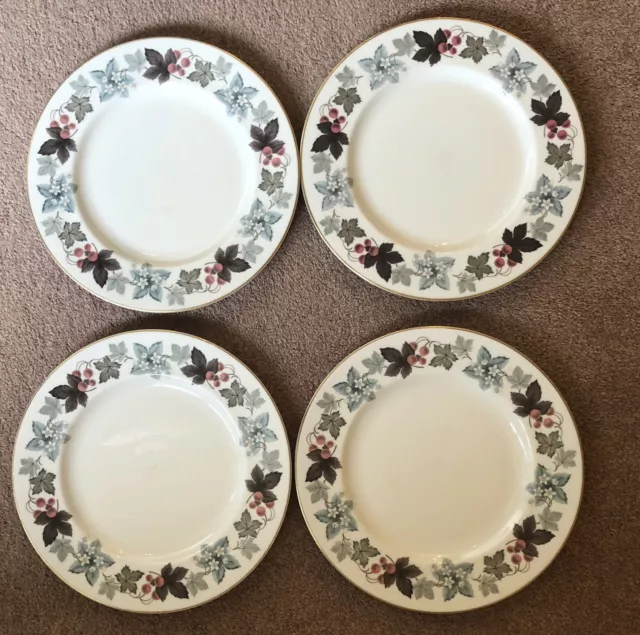 4 x Royal Doulton Camelot TC1016 Dinner Plates 27 cm Wide Set