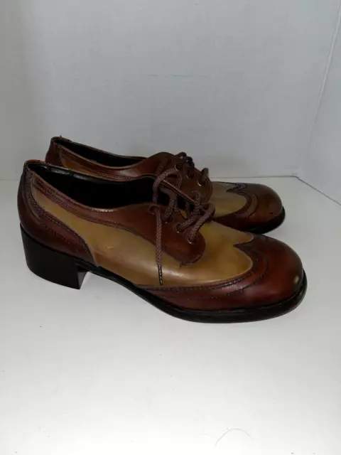 Vintage Leather Made in Canada Two Tone Heeled Dress Shoes size 7.5M or 9.5W