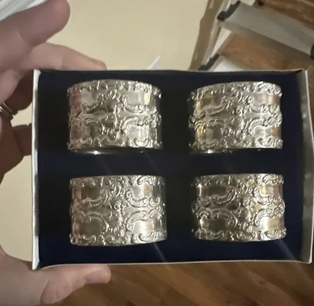 Vintage CROWN COURT SILVER BAROQUE NAPKIN RINGS In Original Box 4 In Set