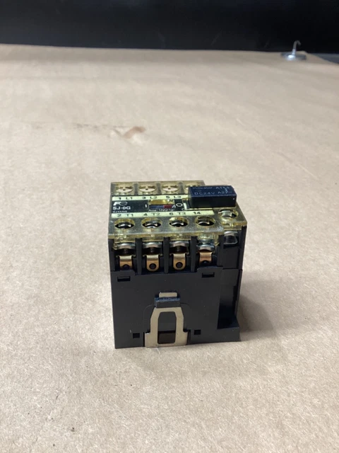 Fuji Electric Magnetic Contactor SJ-0G  24VDC #103M30