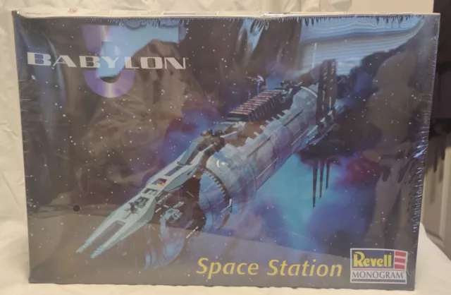 Babylon 5 station model kit, sealed in box