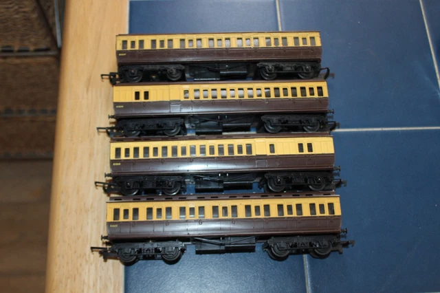 10 Fioriere Mezza Botte Con Fiori Primaverili - Scala OO/HO (1:76) - Modellismo