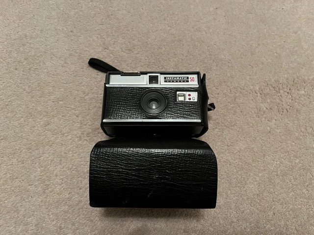 Cámara de película vintage Instamatic 50 con estuche envolvente