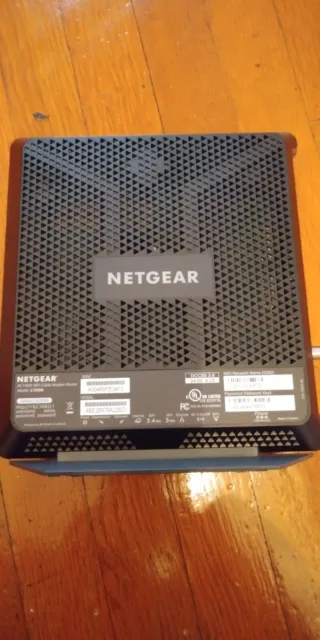 NETGEAR AC1900 WiFi Cable Modem Router C7000 3.0