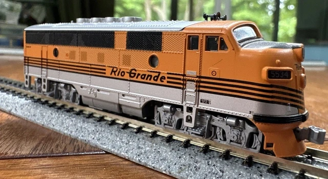 KATO N-SCALE 176-1201 EMD F3A BN #710 Burlington Northern
