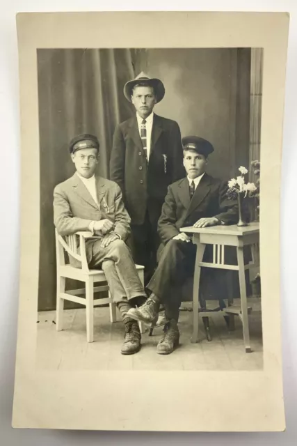 Antique Photograph Three Well Dressed Gentlemen Brothers Portrait EE908