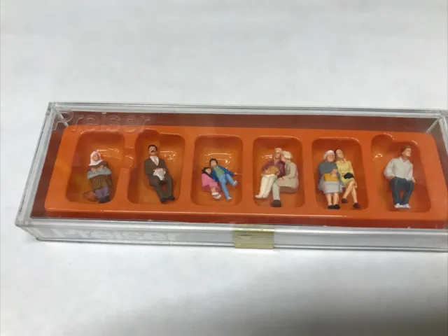 HO 1:87 scale Preiser 10723 Seated Passengers for Bus or Train SEVEN FIGURES