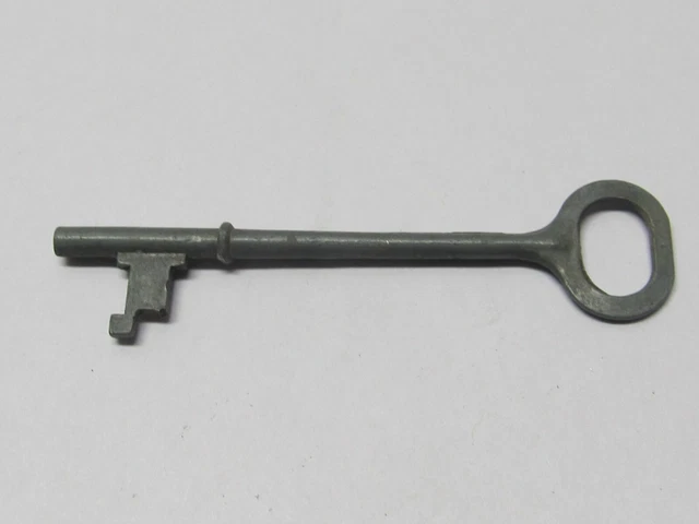 Unmarked Round Shaft Skeleton Key Unfinished Casting Key Die Cast Key 3" Long