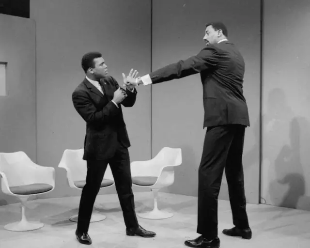 Muhammad Ali And Wilt Chamberlain Black And White 8x10 Picture Celebrity Print