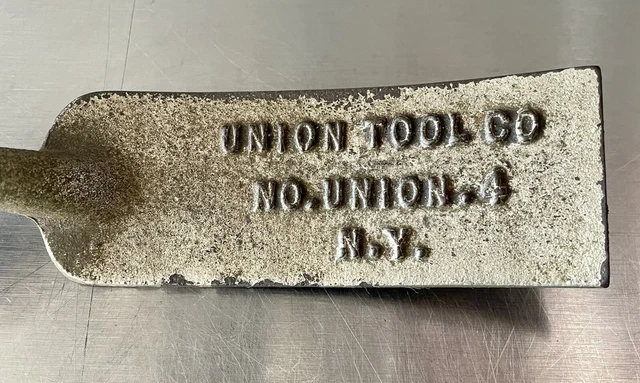 Vintage Union Tool Co. No. 4 Curved Concrete Center Groover Tool 10 1/4" Long 2