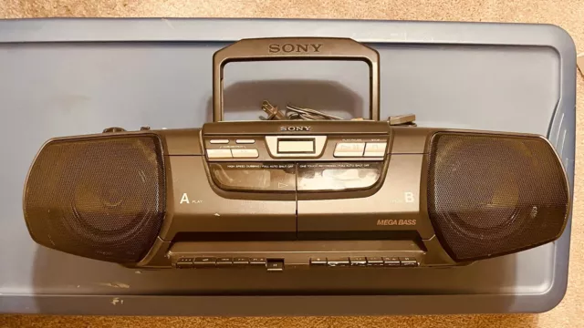 Sony CFD-222 CD Dual Cassette tape AM/FM radio Stereo Boombox , CD