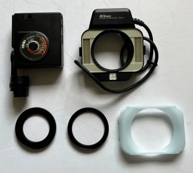 Flash de anillo Nikon Macro Speedlight SB-21 + unidad controladora AS-12. Con 2 anillos.