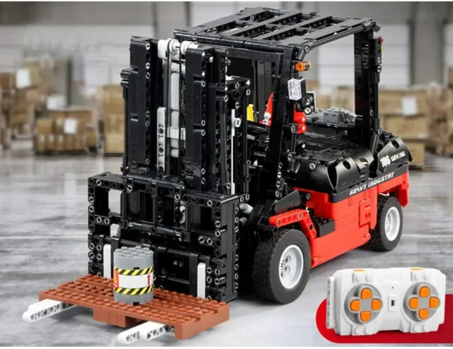 MOULD KING 13106 RC Forklift MK II Truck Building Blocks Bricks 1719PCS Gift 3