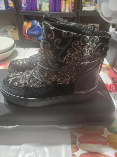 Vends Bottines Noir Fourrees Pointure 41