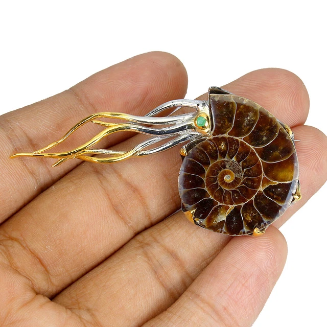 Handcrafted Natural Ammonite Fossil 29x25mm Emerald 925 Sterling Silver Brooch