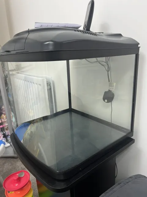 Fish Tank With Accessories 3