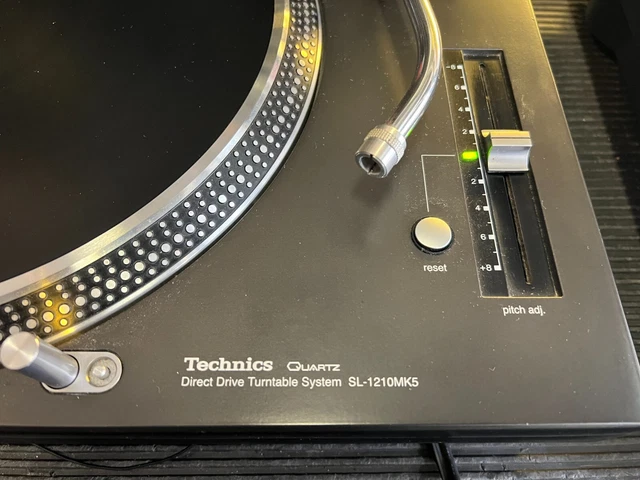 Single TECHNICS SL1210MK5 SL 1210 MK5 DJ TURNTABLE no cover 120/230v  ARMENS 2