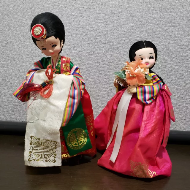 Vtg Set of 2 Bulim Collectibles  Korean Traditional Ceremonial Dolls on Stand