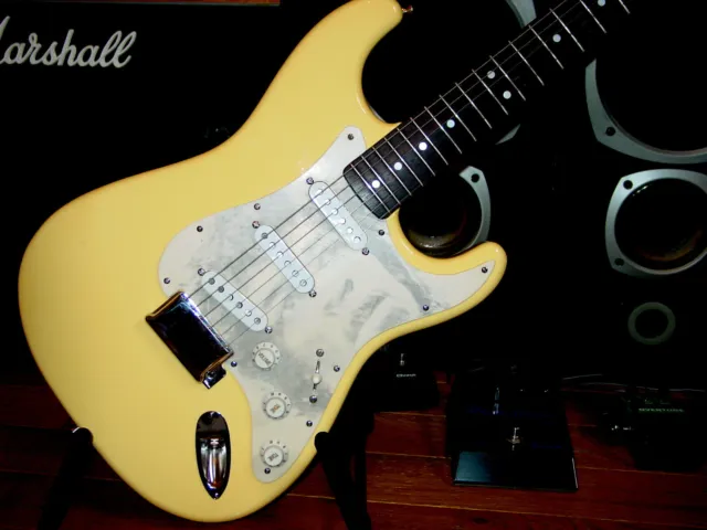 Fender stratocaster 70'S upgradée