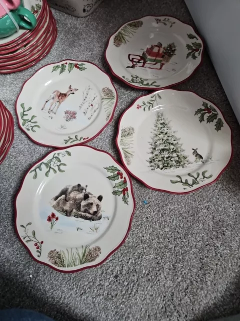 BETTER HOMES & GARDENS HERITAGE CHRISTMAS 4  SALAD PLATES New