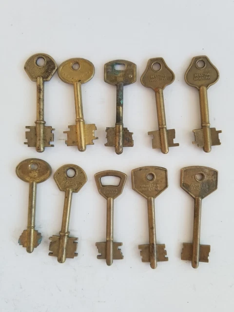 Vintage Lot of 10 Old Skeleton And Variety Keys  Made In Argentina.