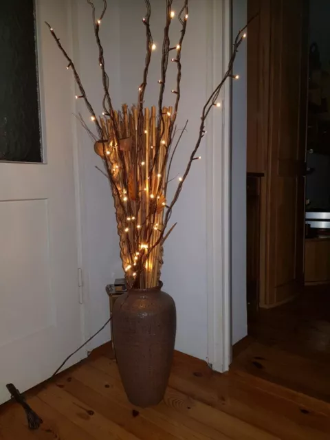 https://www.picclickimg.com/MsgAAOSwyalkFtKp/Vase-mit-Dekobundel-LED-Beleuchtung-Lichterstrauch.webp