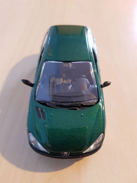 1/43. Peugeot 206 5 portes. Norev. 1998. TBE.