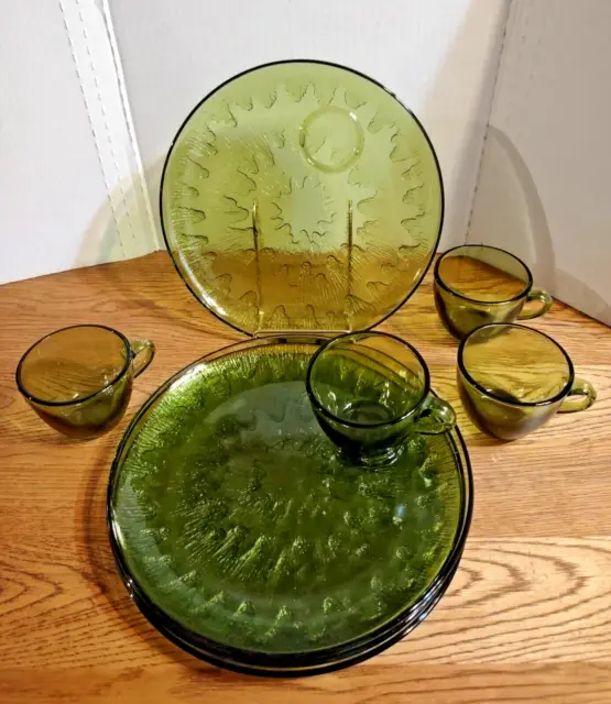 Vintage Indiana Green Glass Sunburst Snack Luncheon Plates Cups Set of Four