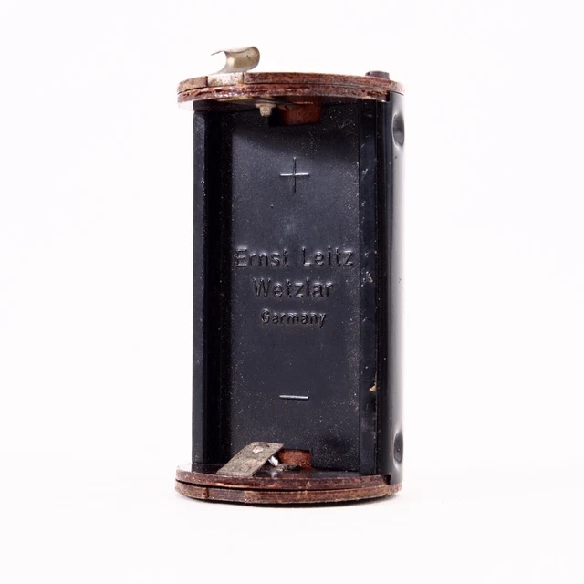 ^ Ernst Leitz Wetzlar Leica Battery Adapter - AS IS