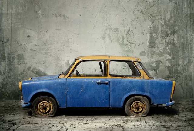 Papier Peint - Old Rusted Cars 140x140cm rond - Intissé