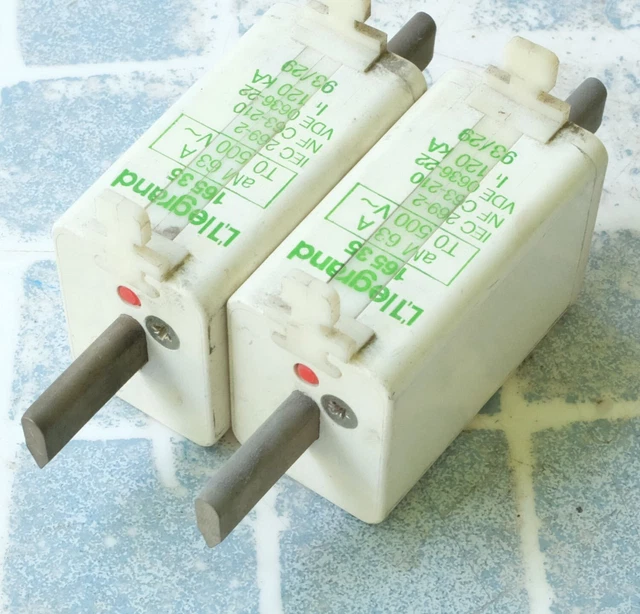 2x Legrand 0 165 35 16535 Cartouche 63A couteau aM T0 500V avec voyant. Lot de 2