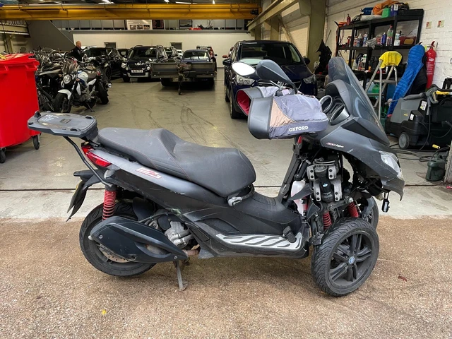 Piaggio MP3 300 HPE SPORT 2020 BREAKING FOR PARTS