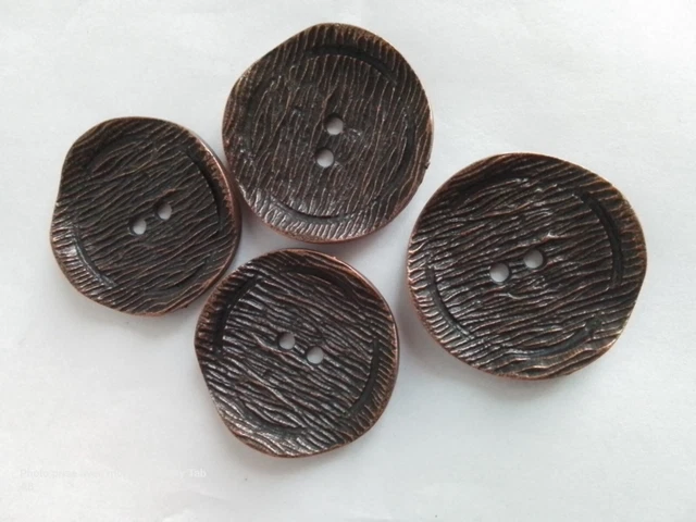 Lot 4 boutons multicolores, tricot,veste, robe,habits femme,manteau, chemises