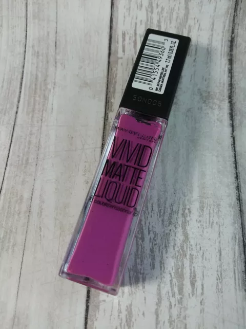 Lápiz labial líquido mate mate Maybelline Color Sensational Vivid, choque de orquídea